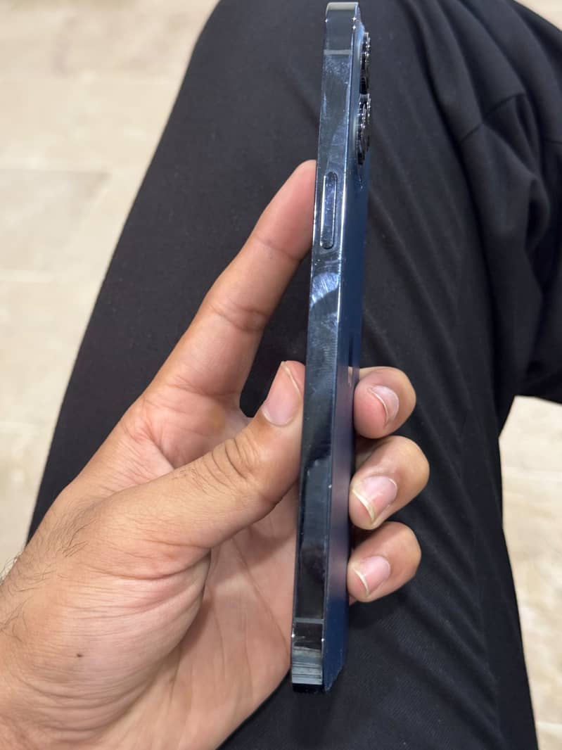 Apple iPhone 12 Pro Max 2