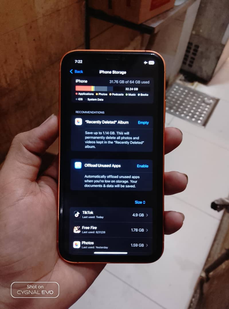 Apple iPhone XR 6