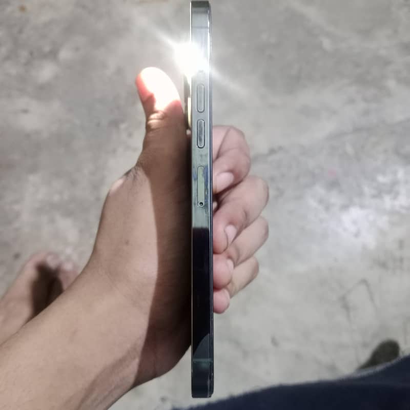 Apple iPhone 13 Pro Max 9