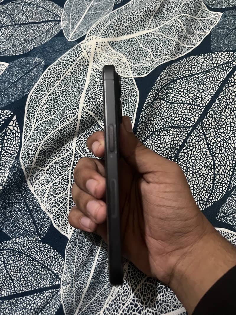 Apple iPhone 15 Pro 6
