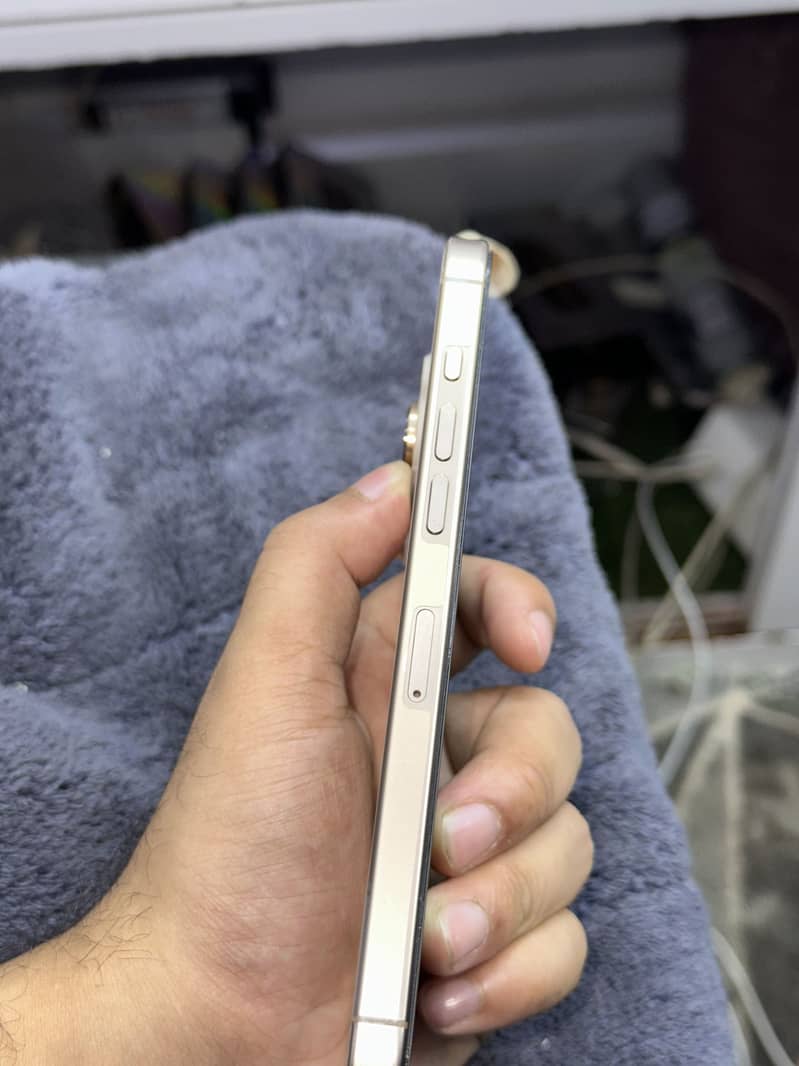 Apple iPhone 16 Pro Max 3