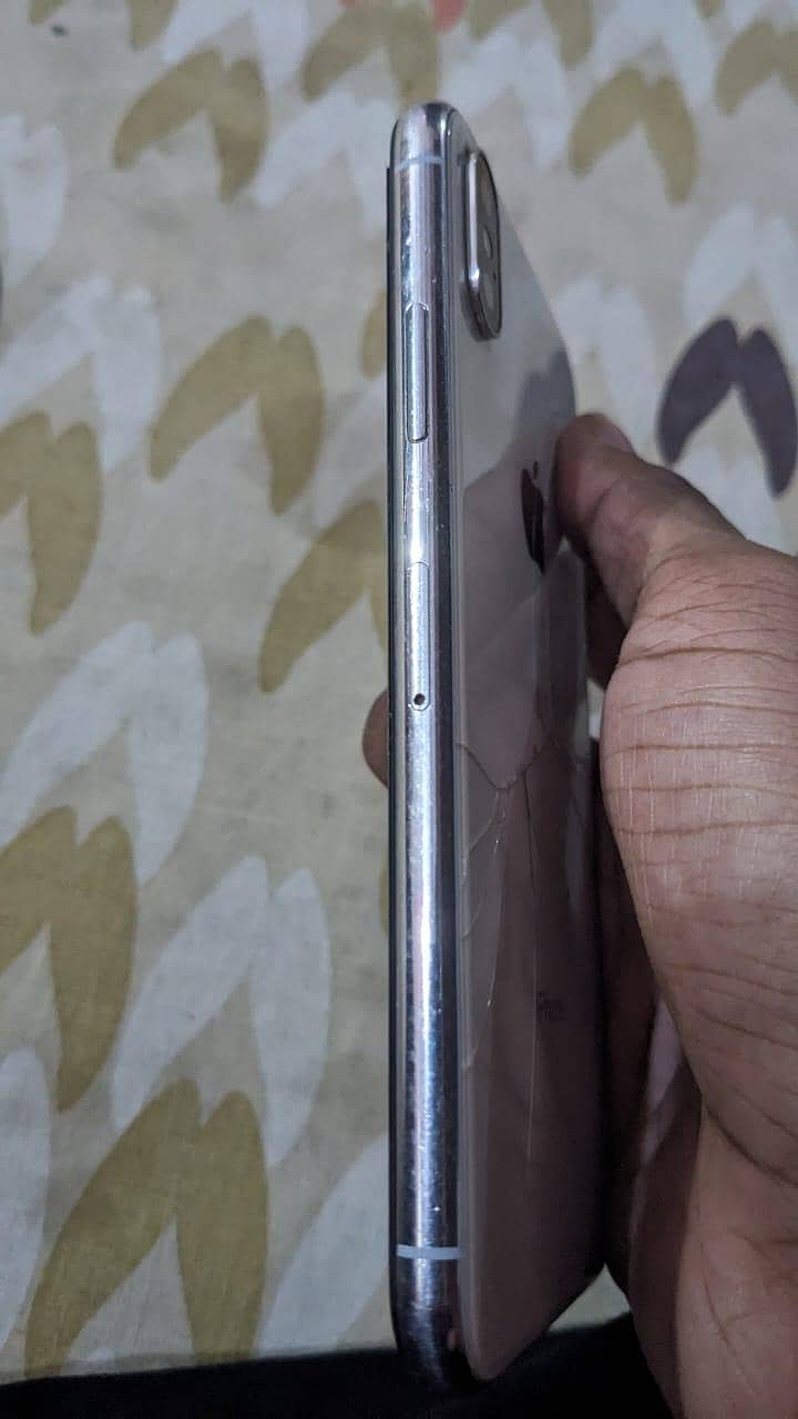 Apple iPhone X 3