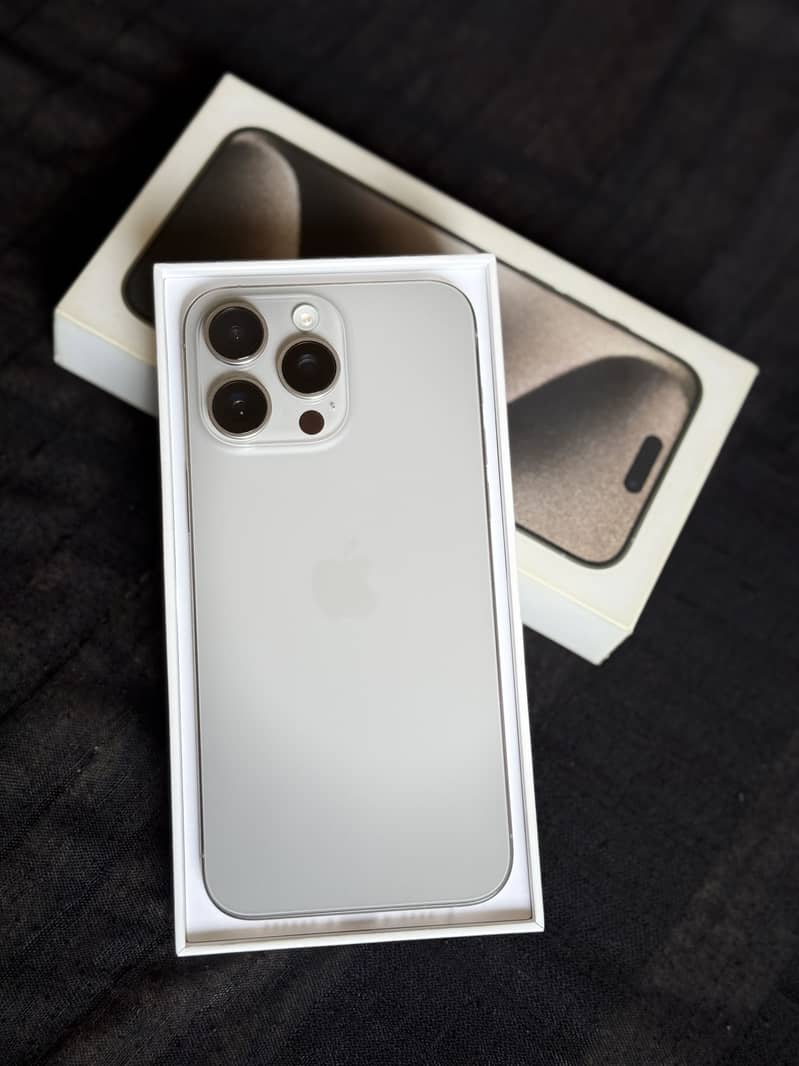 Apple iPhone 15 Pro Max 0
