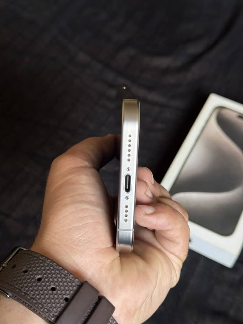 Apple iPhone 15 Pro Max 1