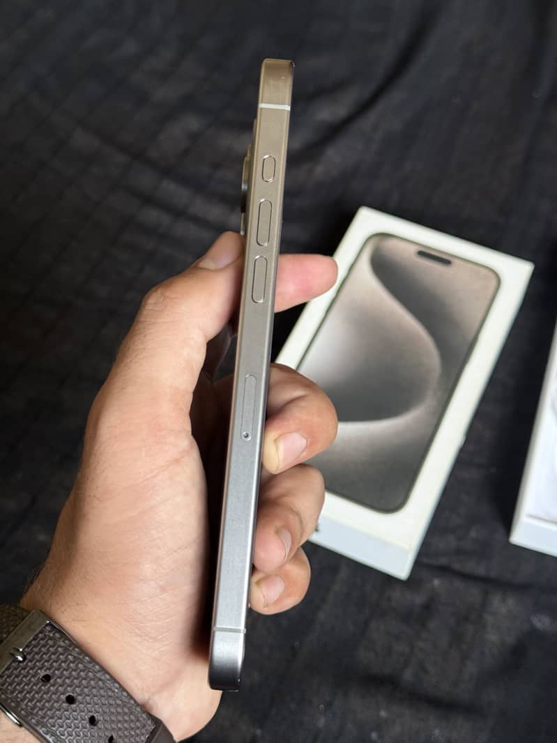 Apple iPhone 15 Pro Max 3