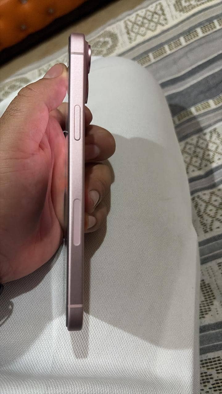 Apple iPhone 15 plus 4