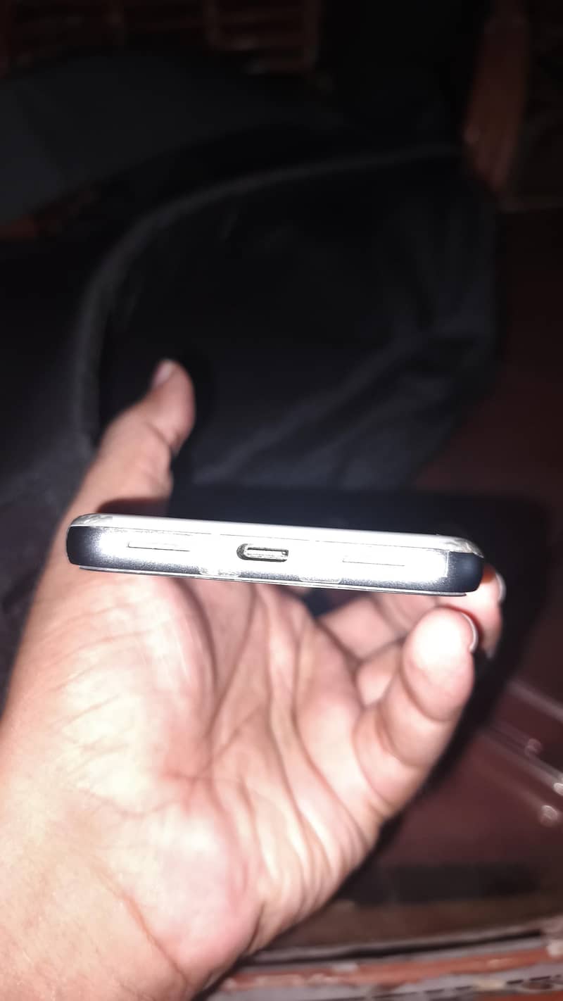 Google Pixel 8 2