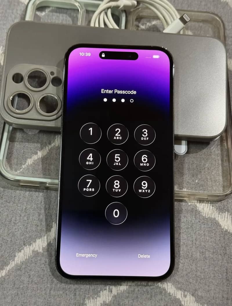 Apple iPhone 14 Pro Max 0