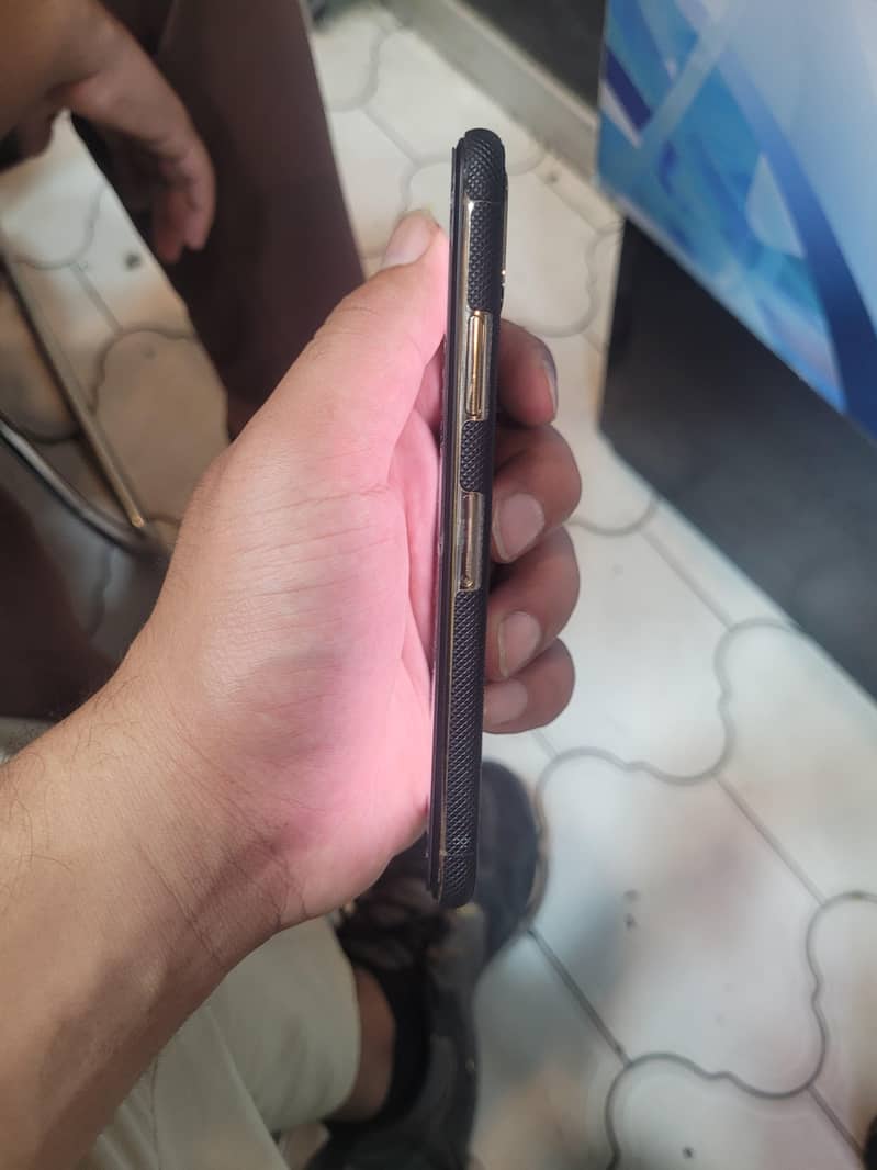 Apple iPhone XS 0