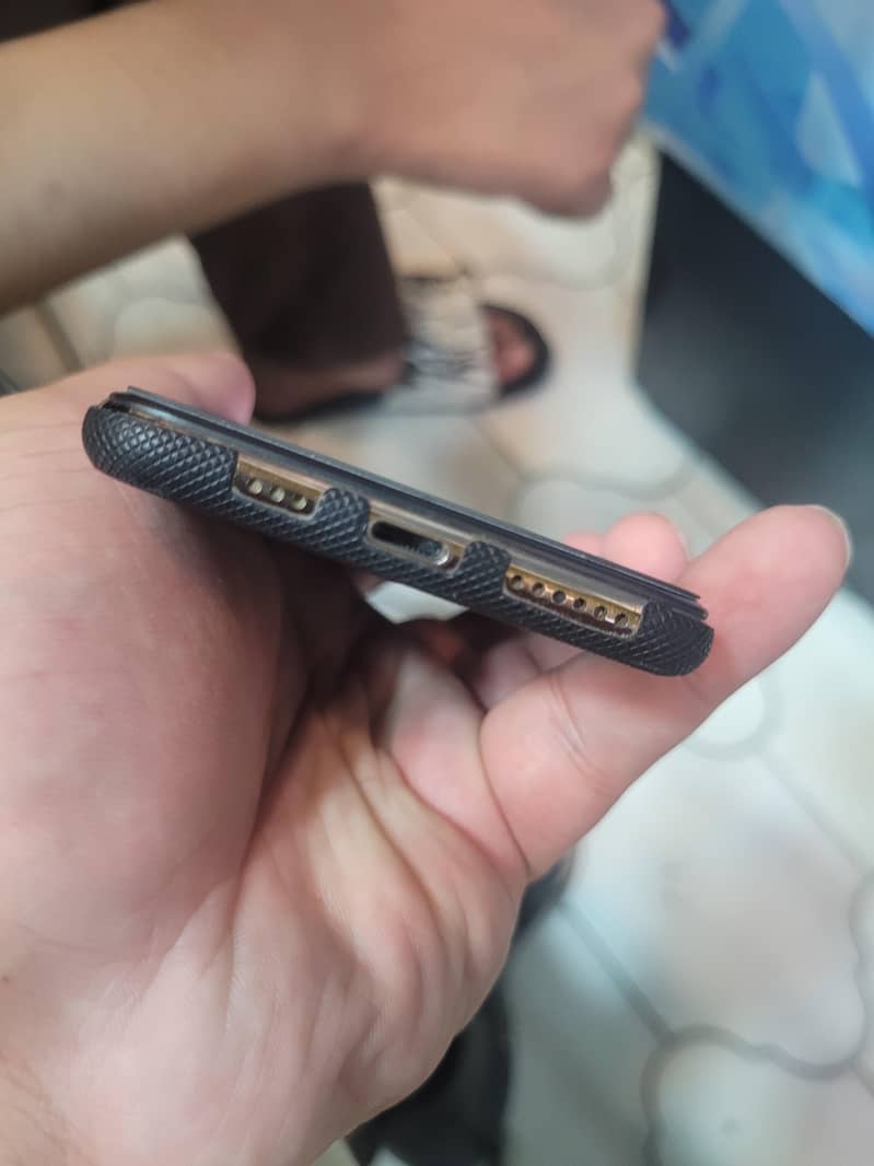 Apple iPhone XS 1