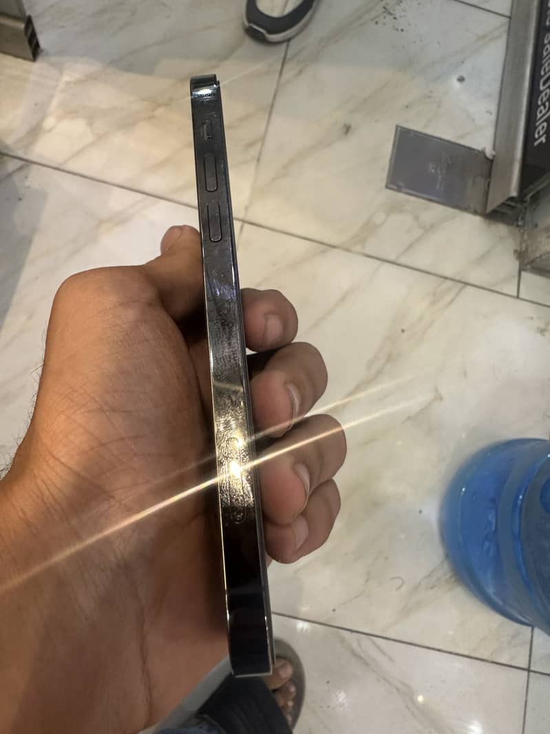 Apple iPhone 12 Pro 1
