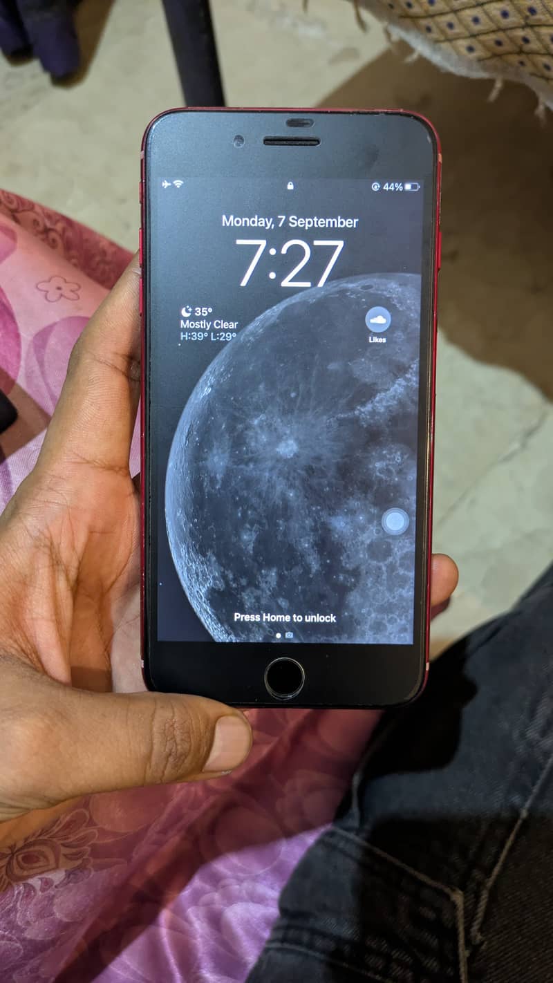 Apple iPhone 8 Plus 4