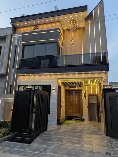 5 MARLA LUXURY HOUSE AVAILABLE FOR SALE IN PARK VIEW CITY LHR