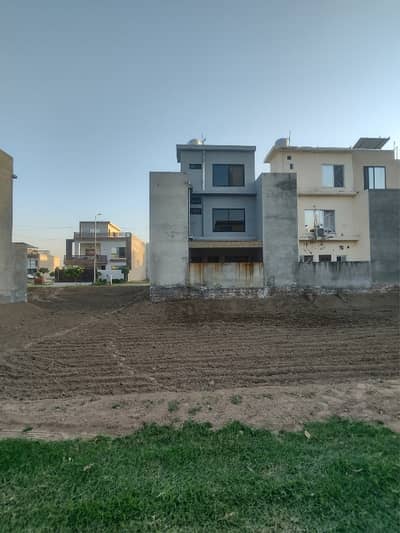 On Excellent Location Residential Plot For Sale In Park View City - Platinum Block