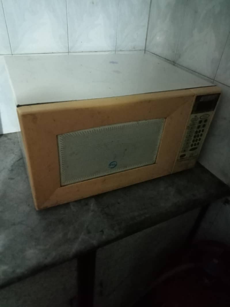 microwave oven 0