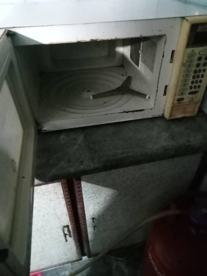 microwave oven 1