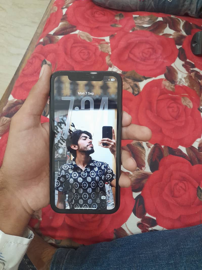 Apple iPhone 11 4