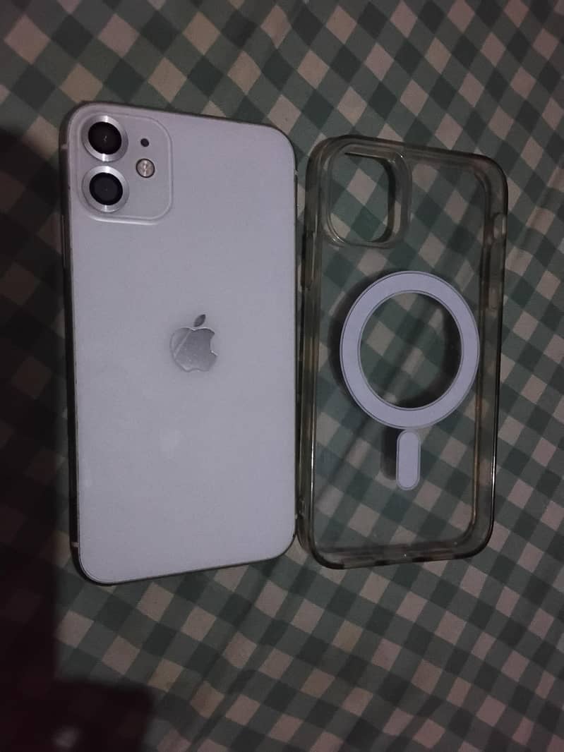 Apple iPhone 11 4