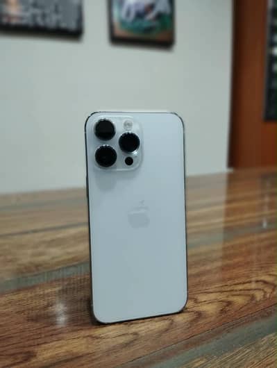 Apple iPhone 14 Pro Max water pack