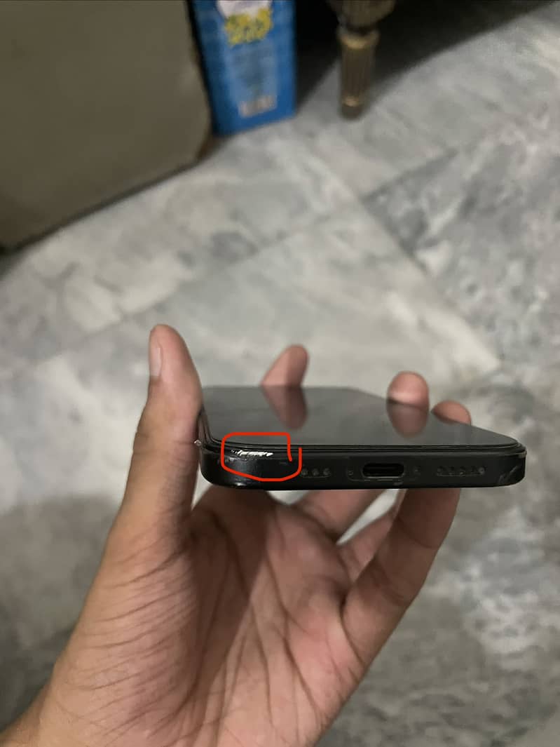 Apple iPhone 15 4
