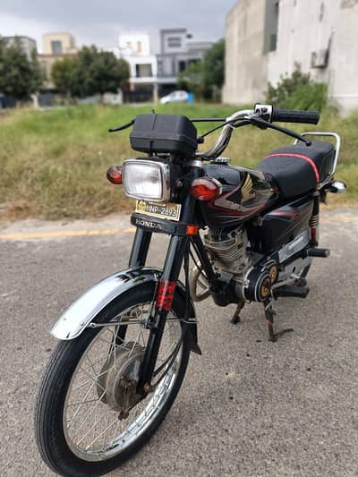 Honda 125 model 2011 read ad pls Exchange bike