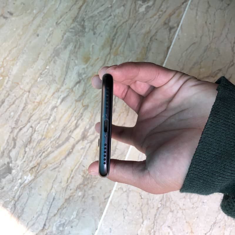 Apple iPhone SE 3