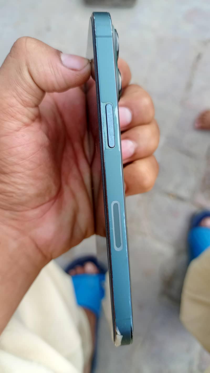 Apple iPhone 13 pro 2