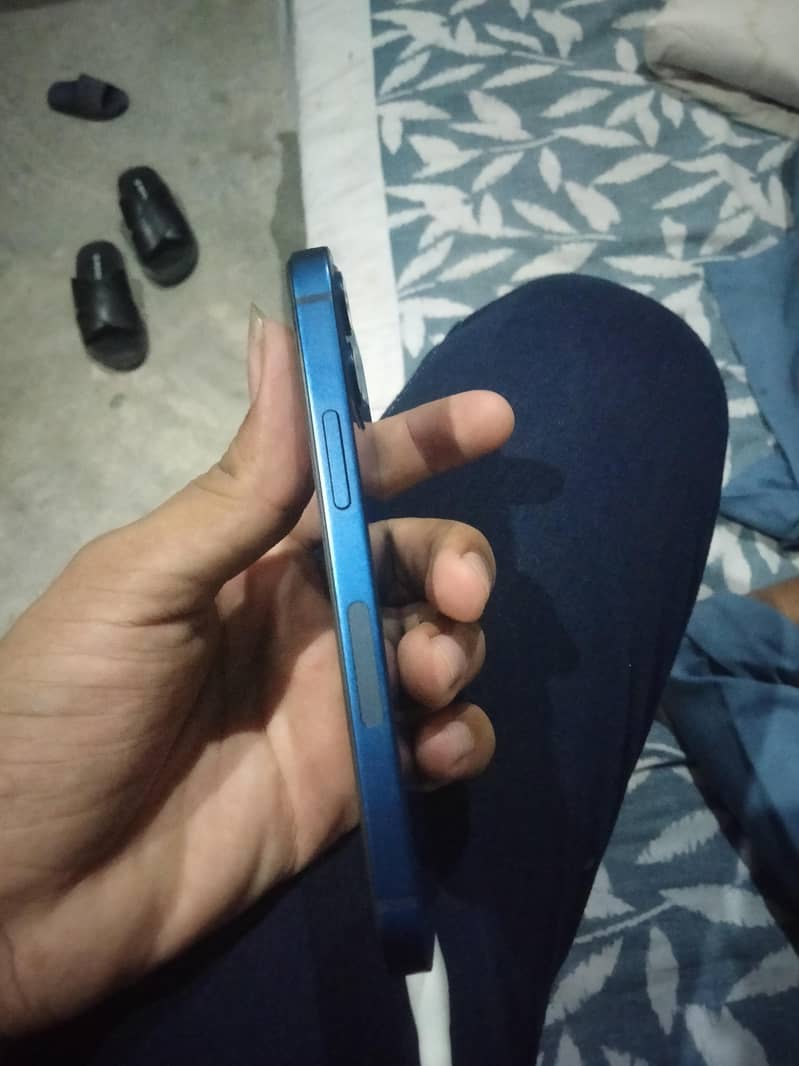 Apple iPhone 12 mini 1