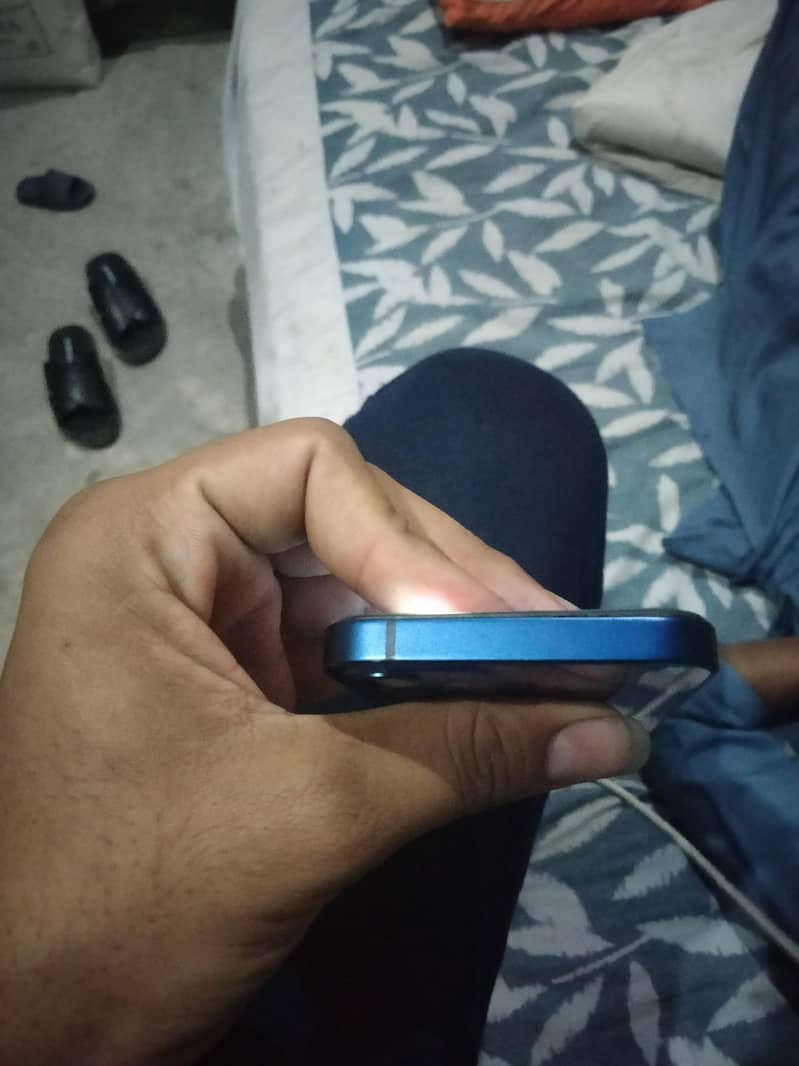 Apple iPhone 12 mini 3