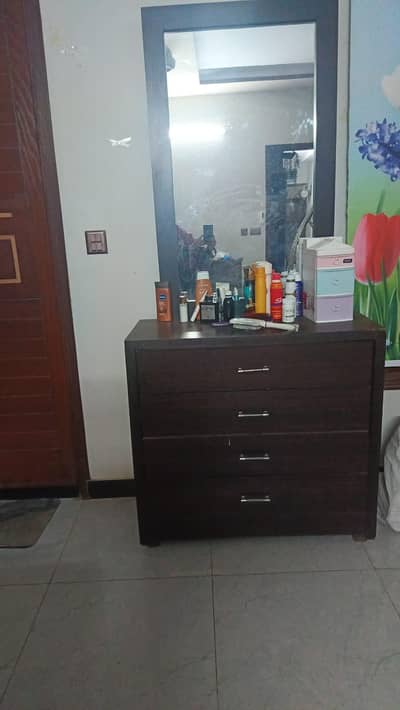 Dressing table
