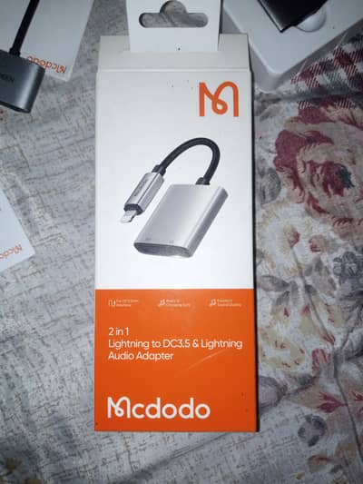 UGreen Type c + Mcdodo Lighting Splitter
