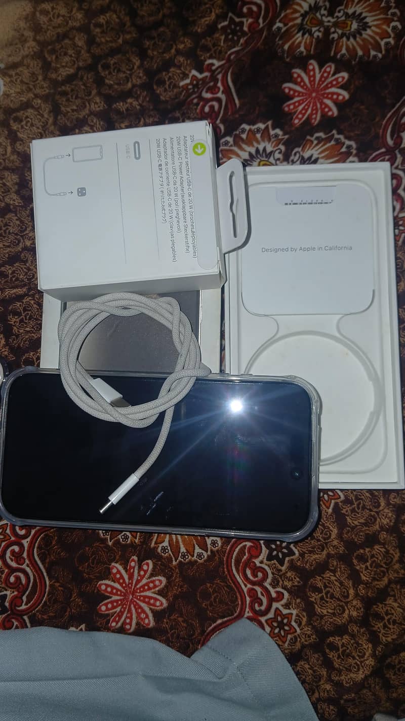 Apple iPhone 15 Pro 0