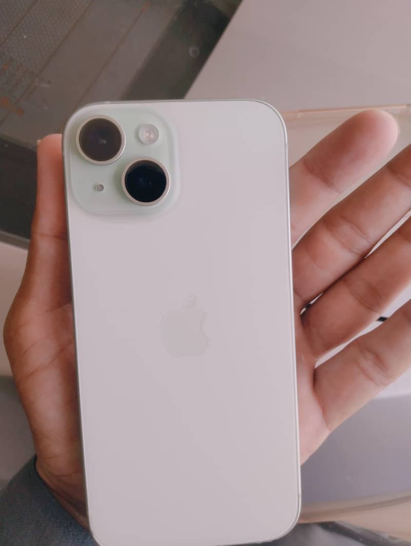 Apple iPhone 15 plus 0