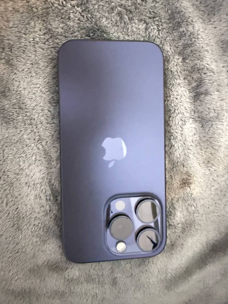 Apple iPhone 15 Pro 2