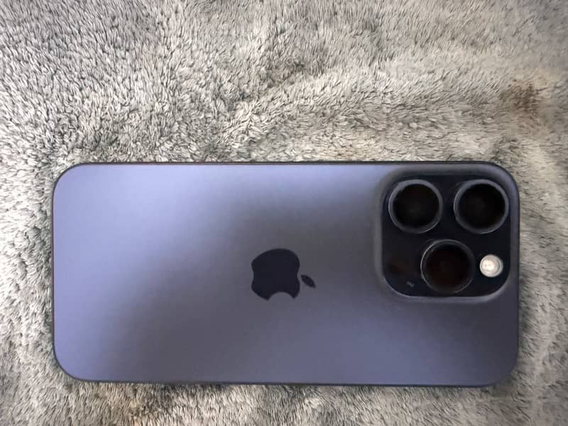 Apple iPhone 15 Pro 3