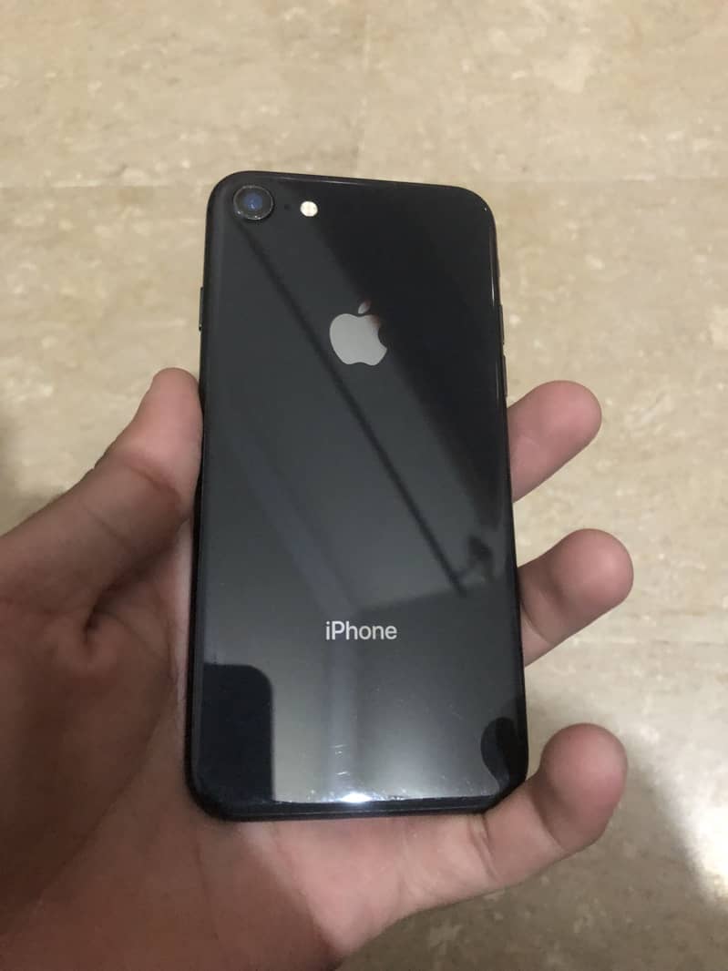 Apple iPhone 8 1