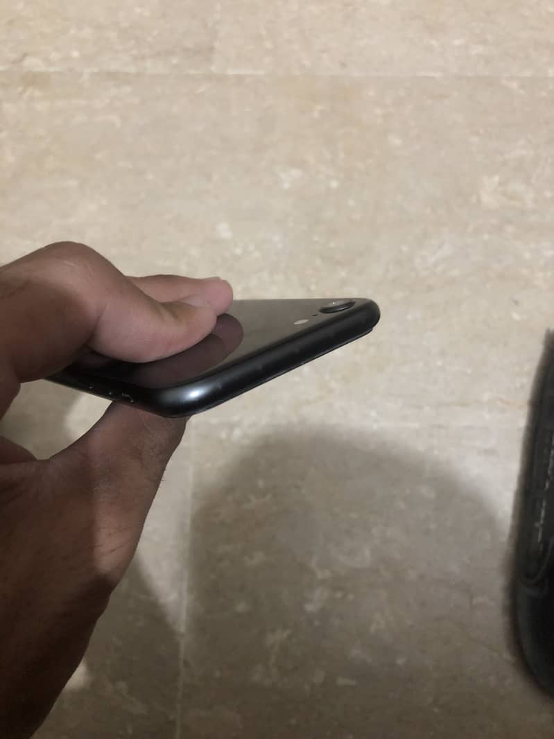 Apple iPhone 8 5