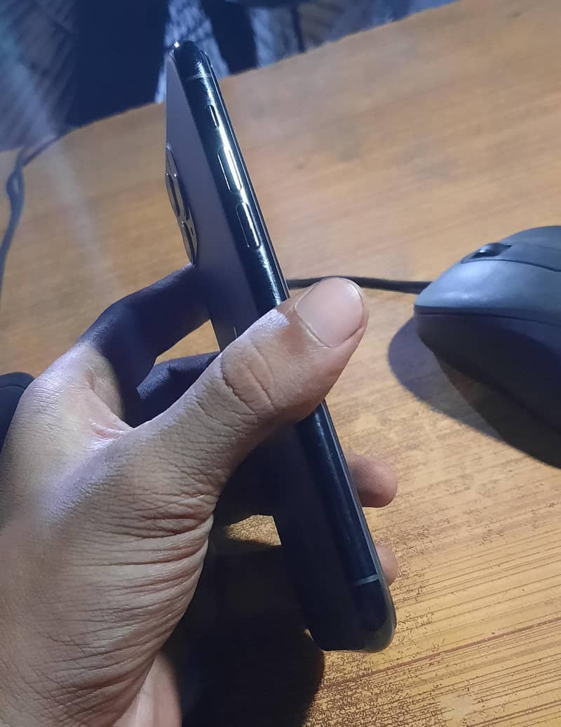 Apple iPhone 11 Pro 5