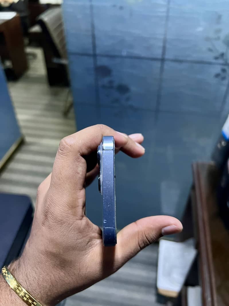 Apple iPhone 13 Pro 1