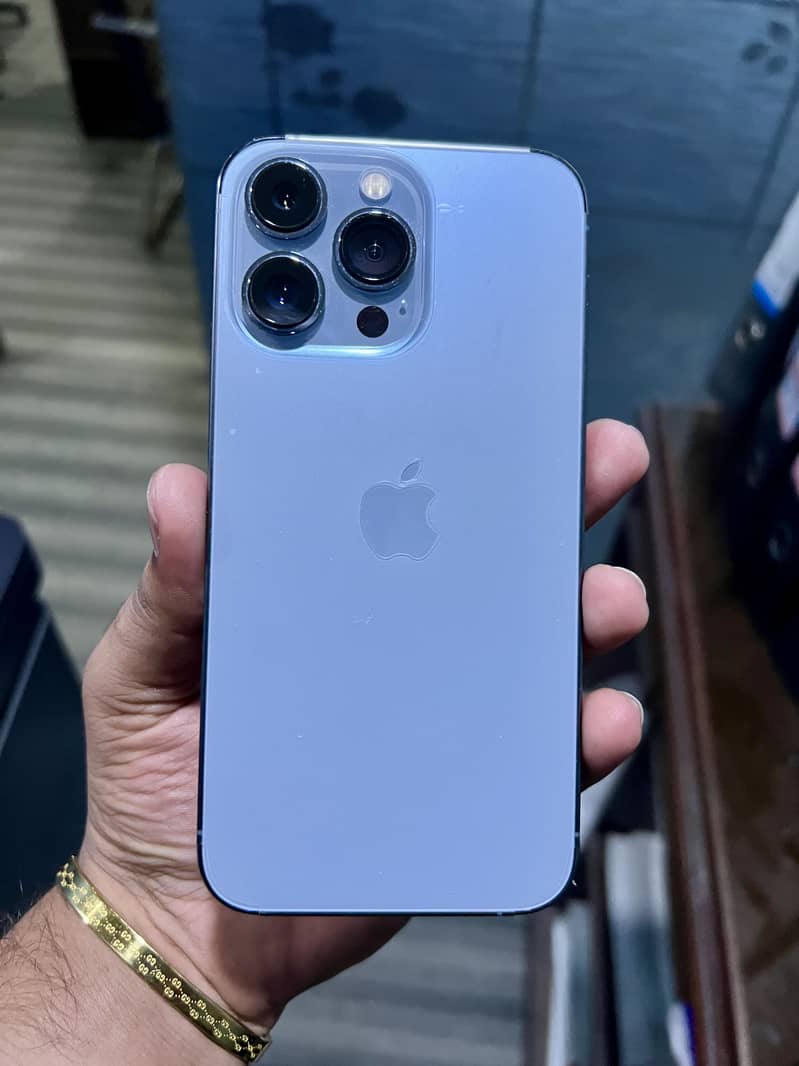 Apple iPhone 13 Pro 2