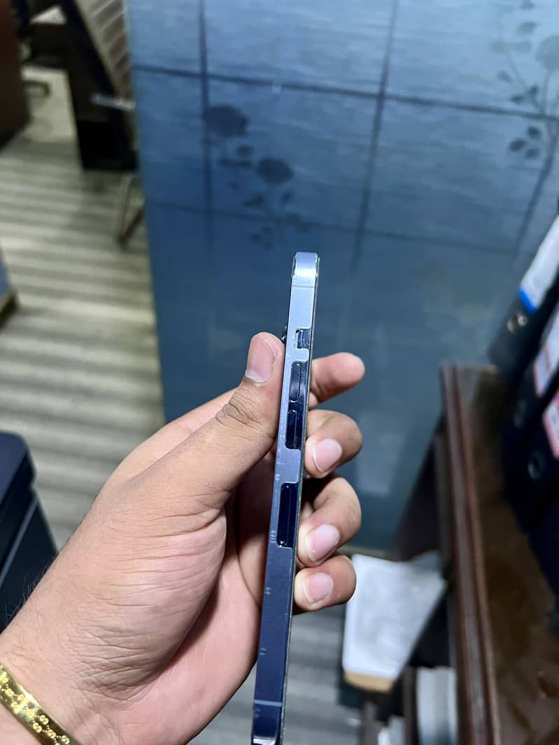 Apple iPhone 13 Pro 3