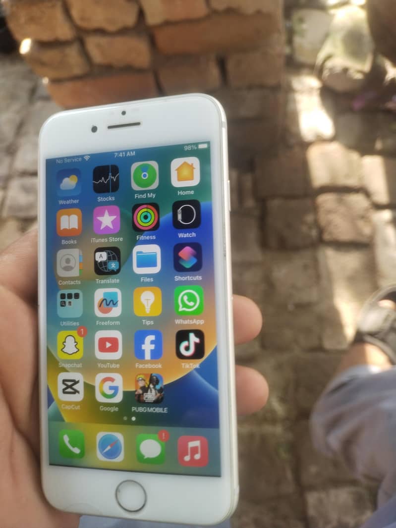 Apple iPhone 8 4