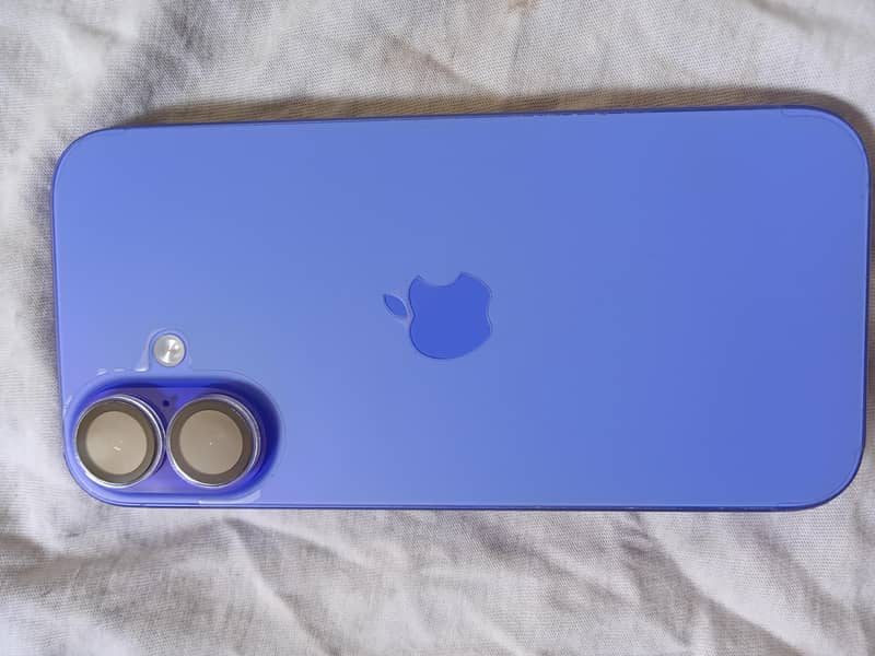 Apple iPhone 16 2