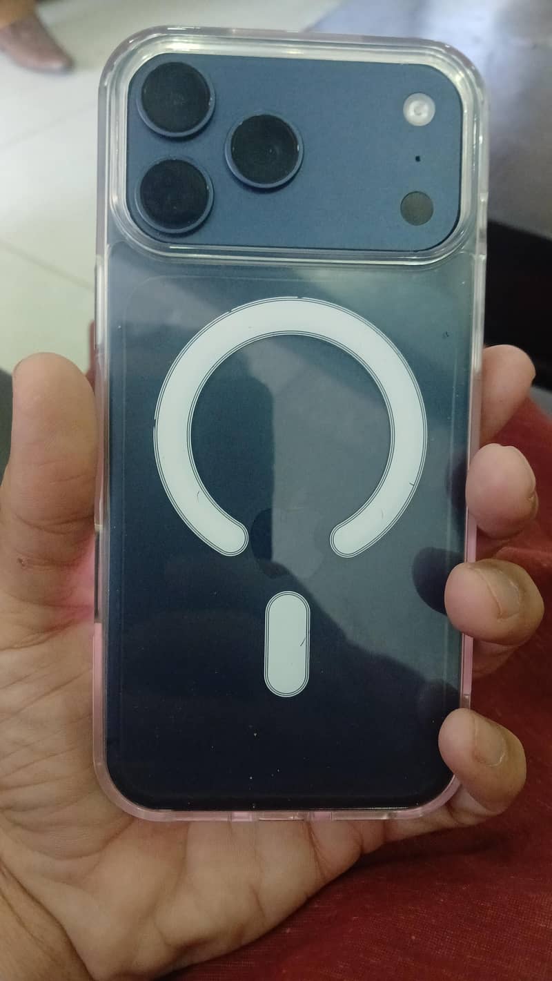 Apple iPhone 17 Pro Max 3