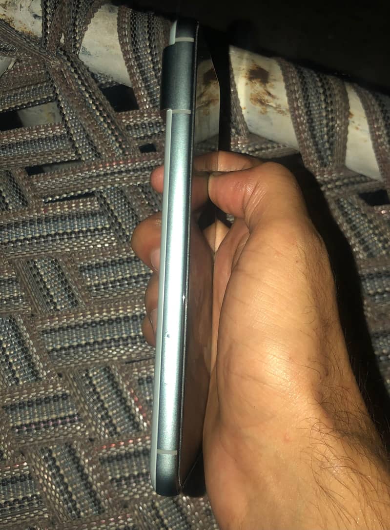 Google Pixel 8 2