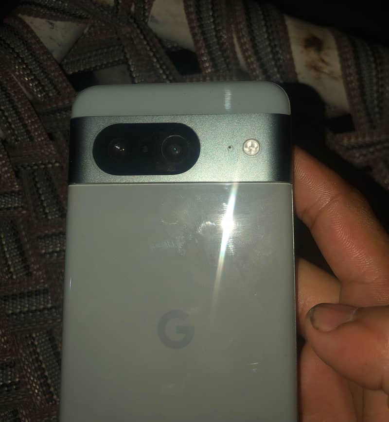 Google Pixel 8 4