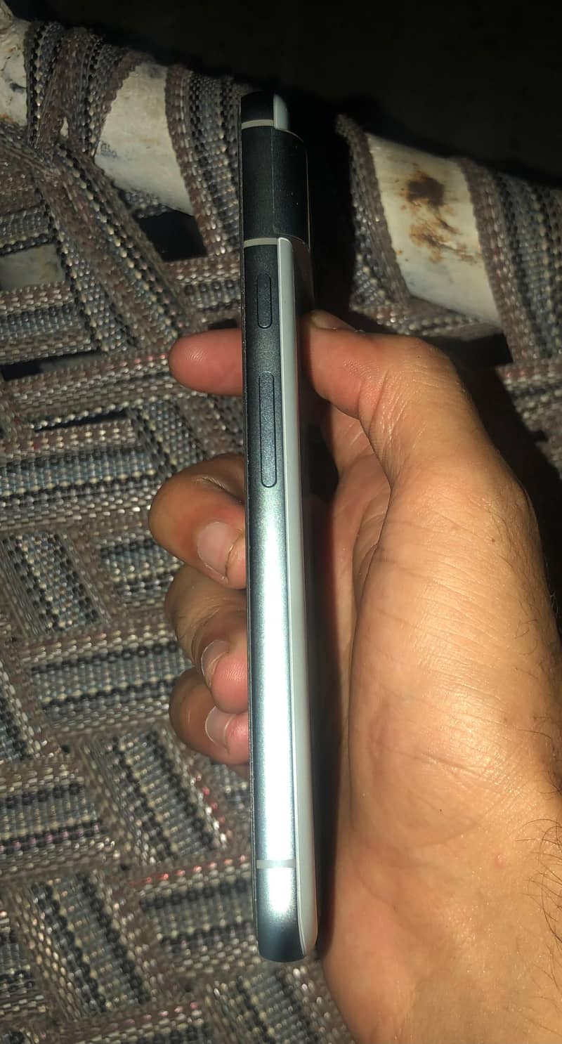 Google Pixel 8 5