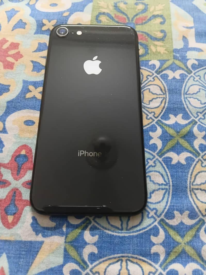 Apple iPhone 8 1