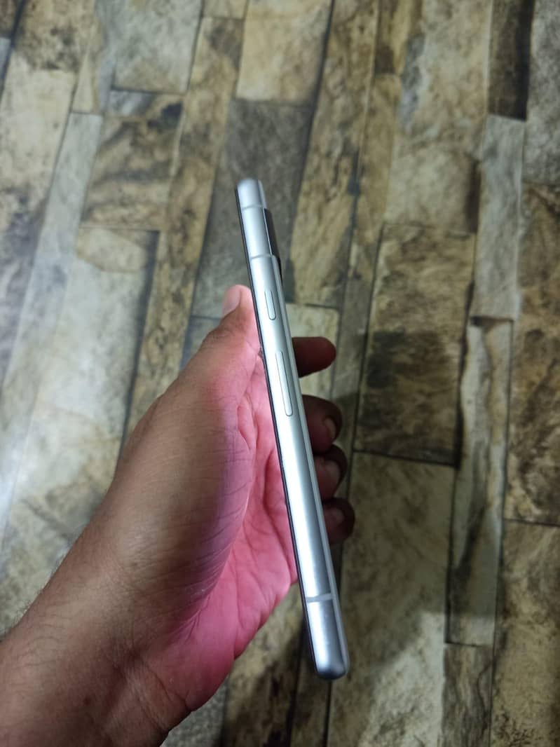 Google Pixel 7a 2