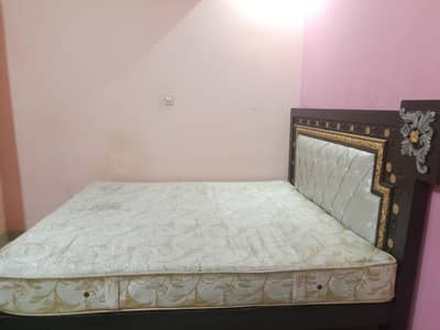 I wanna sell my king-size bed with swing mattress